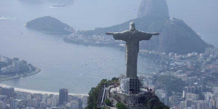 Playas calientitas son las más buscadas por los chilenos este invierno.