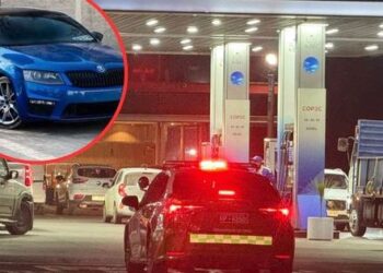 [COLINA] Delincuentes con armas roban auto en menos de un minuto en la bencinera Copec de Las Canteras.