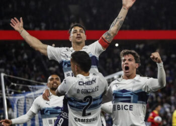 La U. Católica le ganó a Unión Española en la inauguración del Claro Arena.