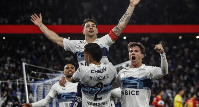 La U. Católica le ganó a Unión Española en la inauguración del Claro Arena.