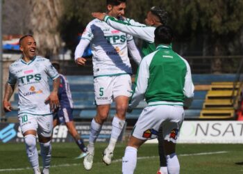 Santiago Wanderers empata y podría ceder el liderato del Ascenso.