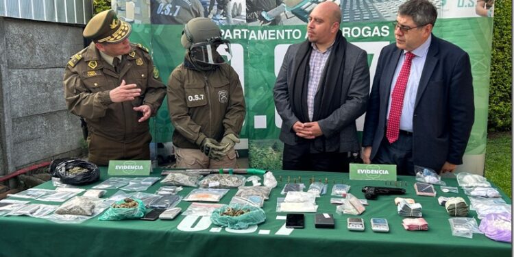 «Operación Araucanía»: procedimiento anti-drogas en Angol, Pitrufquén, Freire, Gorbea y Temuco culmina con 21 detenidos.