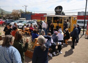 La Floresta abre su Food Truck en la esquina de Maipú con Nogales.