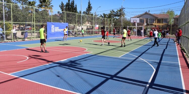 San Bernardo: Villa Terrasol y Santa Marta vuelven a inaugurar sus multicanchas.