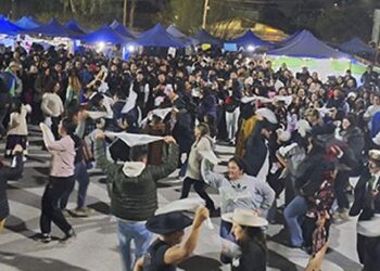 Éxito folclórico en un día helado y nublado: impresionante jornada de tradiciones en Batuco.