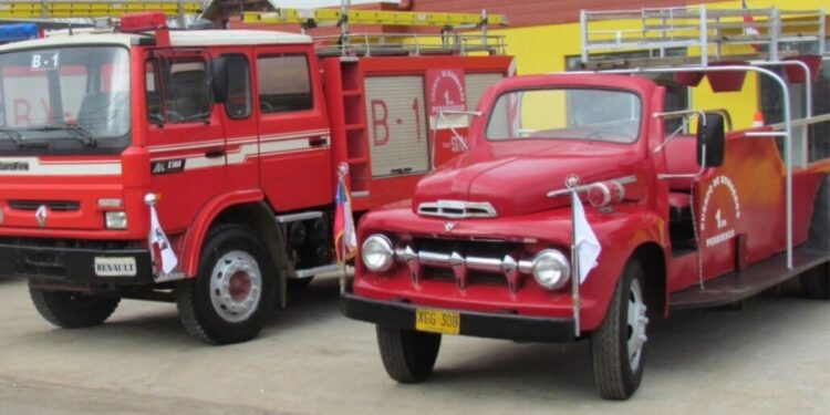Detienen al exsuperintendente y al tesorero del Cuerpo de Bomberos de Perquenco por una millonaria defraudación.