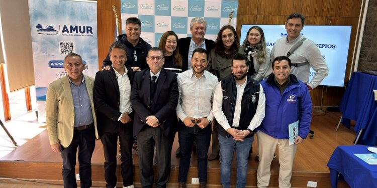 Alcalde de Paine asume como nuevo presidente de la AMUR.