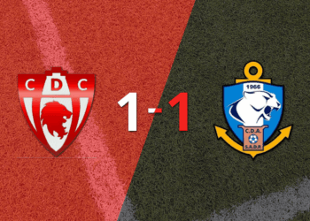 Con un gol en el último momento, Manuel López selló el empate entre D. Copiapó y D. Antofagasta.