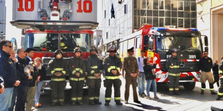 «Un corazón, una fuerza»: Bomberos de Valparaíso presenta su 51ª Rifa Anual para financiar su área operativa.