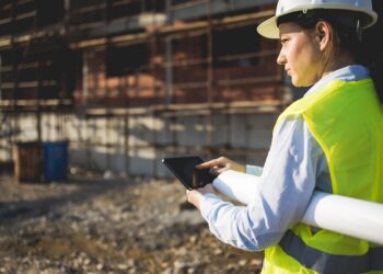 El futuro de la construcción se concibe desde una perspectiva femenina: mujeres discuten sobre retos y liderazgo.