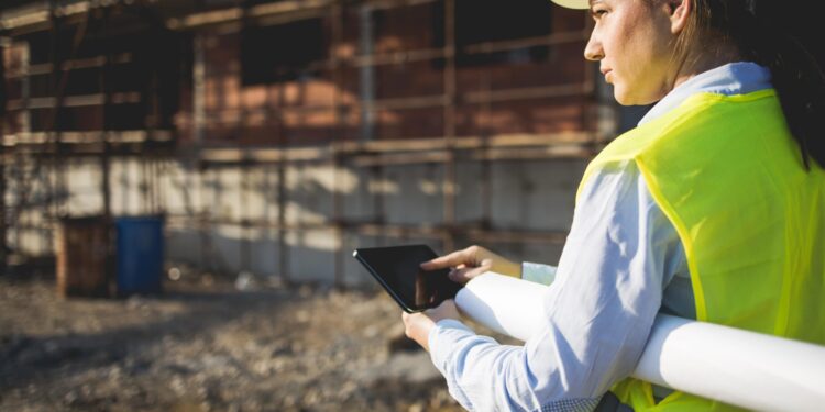 El futuro de la construcción se concibe desde una perspectiva femenina: mujeres discuten sobre retos y liderazgo.