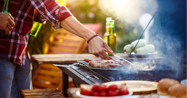 Fiestas Patrias 2025: tips infalibles para gozar de cuatro días de asados y copas sin pasarse de copas.