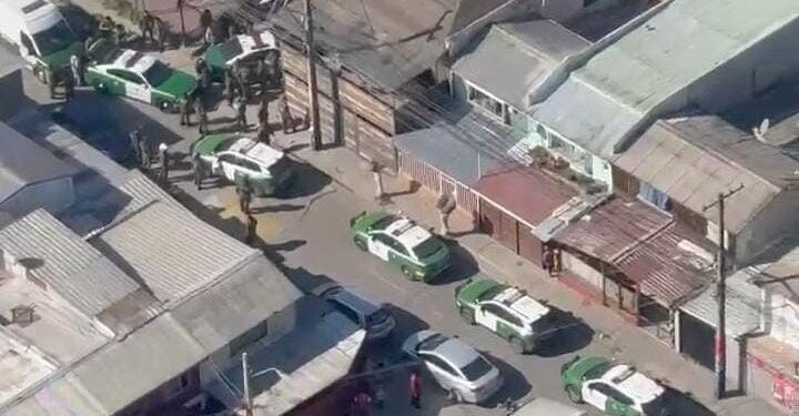 Robo en farmacia de Buin culminó en una persecución policial que abarcó varias comunas: cuatro personas aprehendidas.