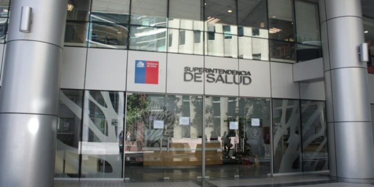 Superintendencia de Salud instruye a Isapres a extender la cobertura para consultas con nutricionistas.