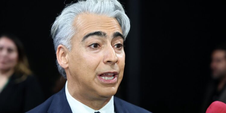 ¿Por qué no fui incluido?: Enríquez-Ominami cuestionó a Jara por su exclusión en la Primaria.