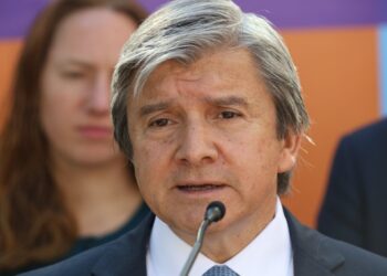 El portavoz del equipo económico de Matthei instó al Ministerio de Vivienda sobre la deuda: «Que nos informen cuál es la cifra»