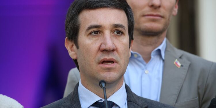 Presidente de la UDI reafirma que el Gobierno esconde la verdadera deuda del Estado: «Han actuado con gran irresponsabilidad».