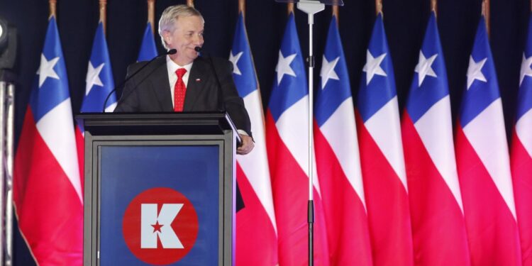 José Antonio Kast presenta un plan para «eliminar el terrorismo» y restaurar La Araucanía.