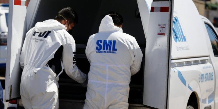 Familia sostiene que la muerte de un hombre en el mall de La Florida sería resultado de un estrangulamiento: «Los guardias lo asesinaron».