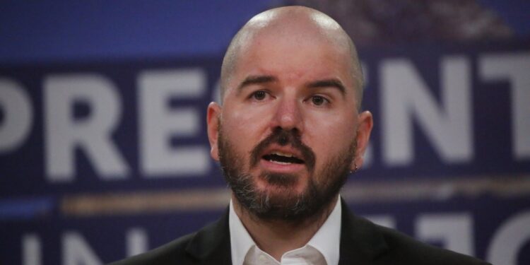 Corte de Valparaíso desestima la demanda de Giorgio Jackson contra 23 diputados de la UDI por asociarlo con el robo de computadores.