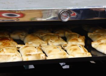 Descubra quiénes son los ganadores de las mejores empanadas de pino y vegetarianas en Viña del Mar.