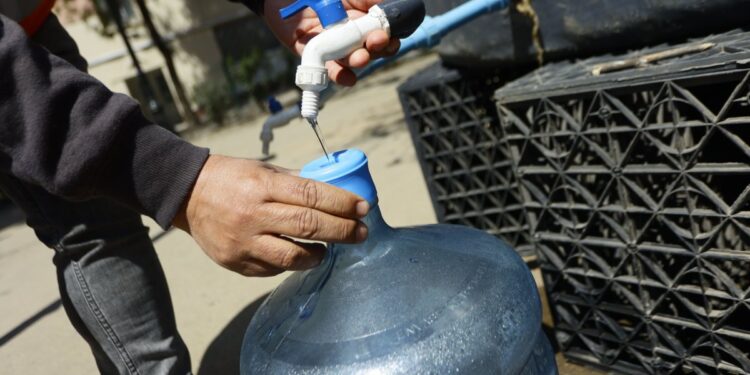 Corte masivo de agua potable impactará a 121,000 clientes en Independencia, Recoleta, Conchalí, Renca, Providencia y Santiago.