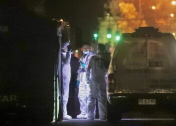 Hombre se prende fuego en el parque Bustamante de Providencia y se quita la vida; Carabineros descartan intervención de terceros.