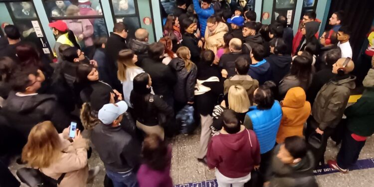 El número de personas transportadas por el Metro de Santiago en julio llegó a 56,4 millones.