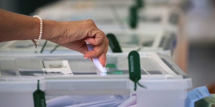 Servel publica el padrón electoral definitivo para noviembre: 15.618.167 personas habilitadas para votar en Chile y en el extranjero.