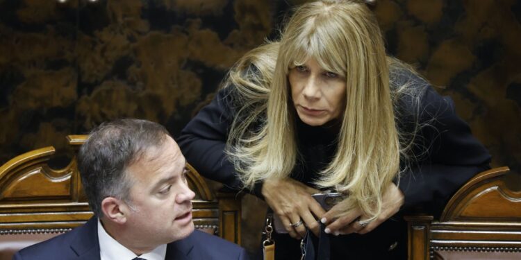 Walker sostiene que «es un signo» de Vodanovic «temer a la competencia» tras la decisión del Tricel de rechazar la candidatura de Rincón.