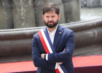 El presidente Boric rechaza presiones y asegura no haber estado al tanto de impedimentos en el caso Allende.