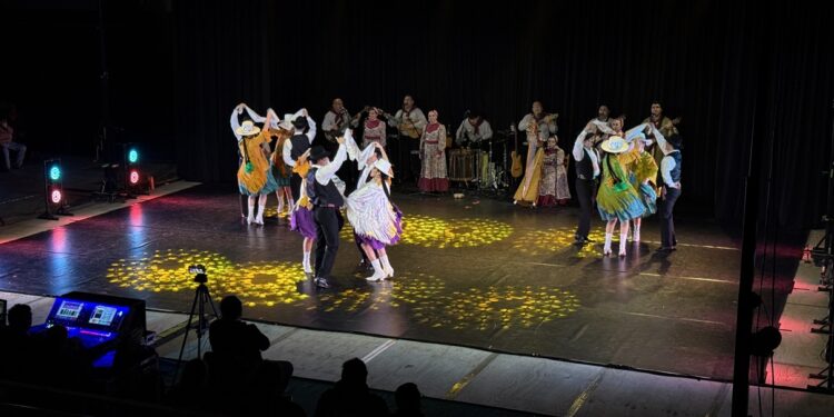 BAFONA se presentó ante 1500 personas en Parral.