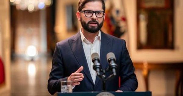 [VIDEO] El Presidente Boric habla sobre la Ley de Presupuesto 2026 en cadena nacional.