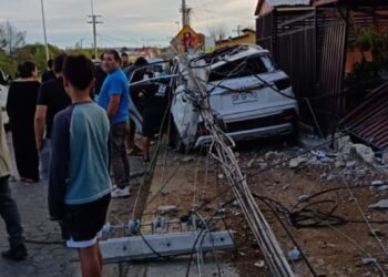 Trágico accidente en Camino Internacional, Viña del Mar, provoca un muerto y dos heridos de gravedad.