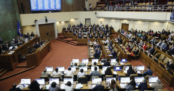 Cámara da el visto bueno a multa por no votar y pone más exigencias para el sufragio de extranjeros.