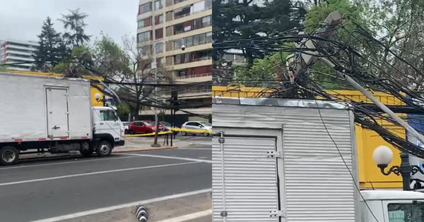 Camión tumbó un poste en Providencia y causó atochamiento en hora punta.