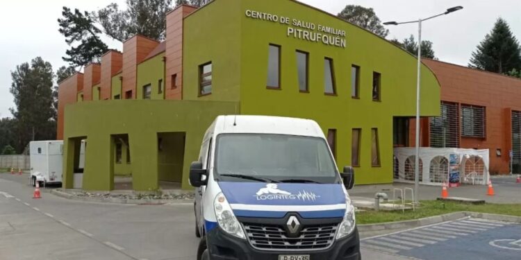 El intrigante emprendimiento de una mujer: se dedica a gestionar horas y hacer filas en el Cesfam de Pitrufquén a cambio de un pago.