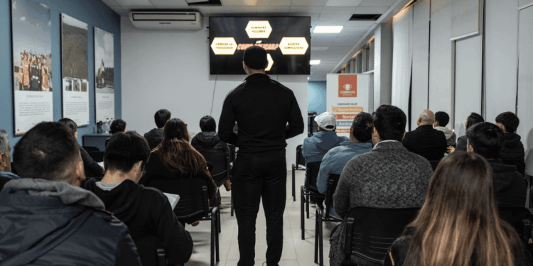 Programa “Experiencia Estadio” de División El Teniente lanza ciclo de charlas deportivas para comunidades.