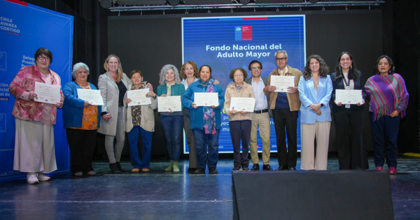 Más de 40 organizaciones en Colina reciben respaldo del Fondo Nacional del Adulto Mayor.