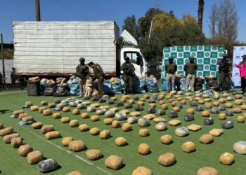 Interceptan cerca de 2 toneladas de drogas en un gran operativo en la región de Atacama.