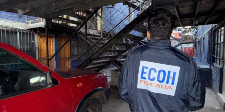 Detienen a menor de edad por homicidio con arma de fuego en un edificio de departamentos en Peñaflor.