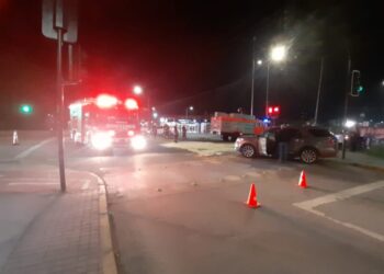 Una persona herida en un choque cerca de la Laguna Esmeralda en Los Ángeles.