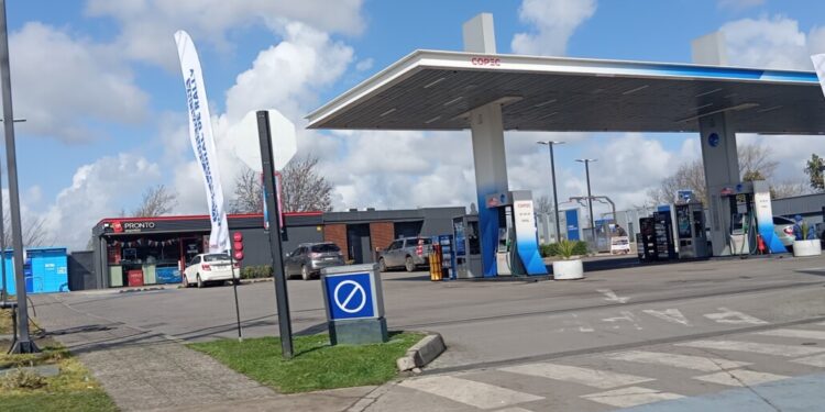 Apresan a dos individuos tras un violento atraco con un fusil en un Pronto Copec en Los Ángeles.