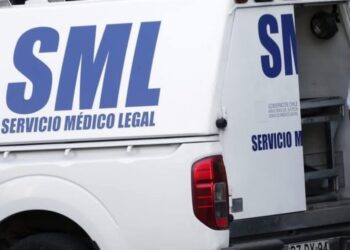 Hallan a un hombre sin vida en una zona rural de Los Ángeles.