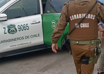 Detienen a dos individuos en Los Ángeles por distintos delitos, uno de ellos con orden de captura.