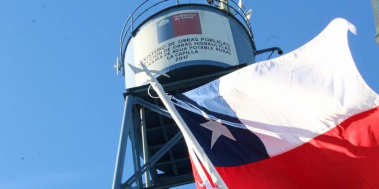 Garantizan acceso a agua potable para cerca de 300 familias y una escuela en la zona rural de Los Ángeles.