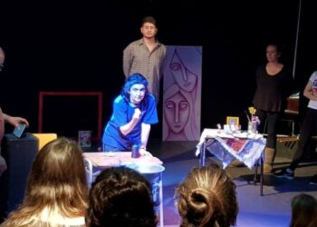 La Escuela de Teatro de la Corporación Cultural Municipal de Los Ángeles conmemora diez años de labor.