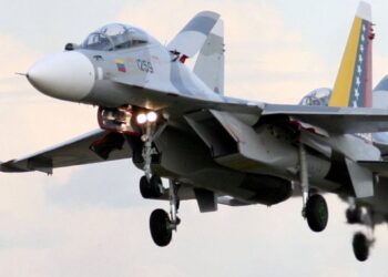 La Casa Blanca califica de «acción extremadamente provocadora» el sobrevuelo de aviones de Venezuela sobre un buque de la Armada de EE.UU.