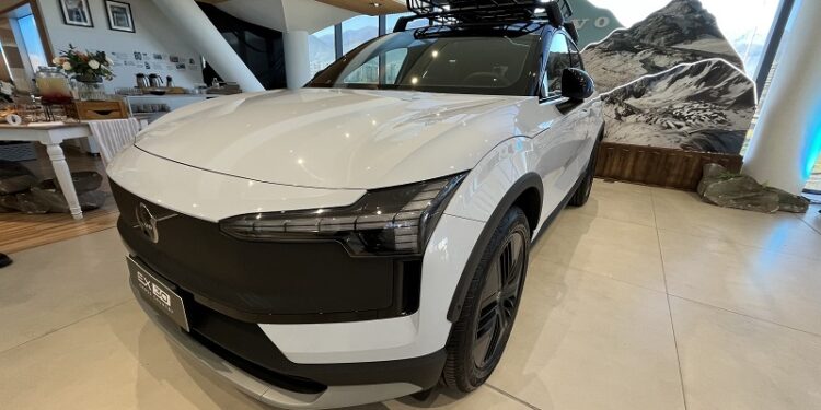 Autos eléctricos la rompen: el 96% de los chilenos que maneja uno está feliz.