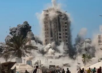 El Ejército de Israel destruyó otro edificio residencial en un bombardeo en la ciudad de Gaza.